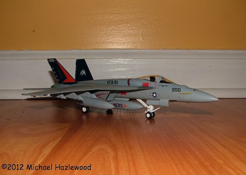 Hasegawa F/A-18E 1/72